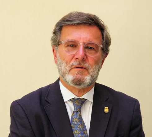 Alberto R Ferreres