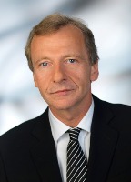 Dr . Werner Scheithauer