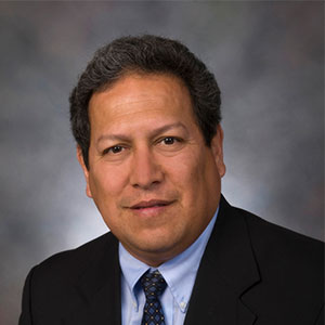 Dr. Enrique Barrera